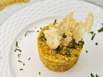 Tekvicový bulgur s parmezánovým čipsom